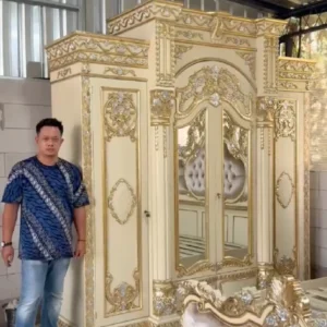 Lemari ukir jati pintu 4